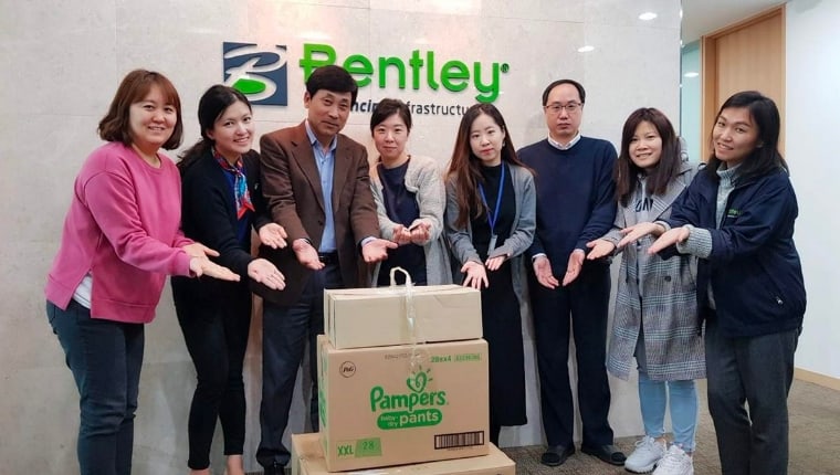 Sokcho Bentley employees donating diapers