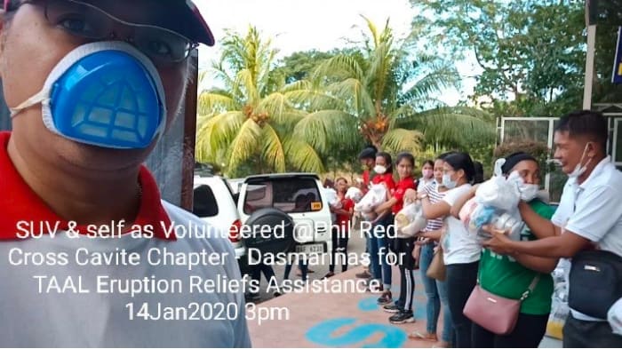 volunteers helping red cross
